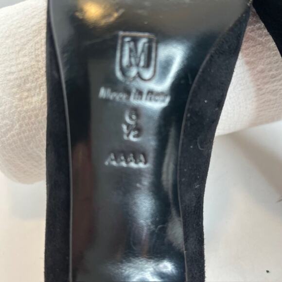 Bruno Magli Black Velvet Designer Heels Size 6.5 Narrow - Picture 8 of 13
